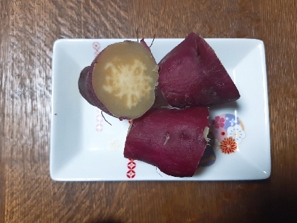 夫の趣味の畑から届いた薩摩芋でおやつに作りました❤️鳴門金時でホクホク‼️とっても美味しかったです❤️ご馳走様でした(｡uωu)♪