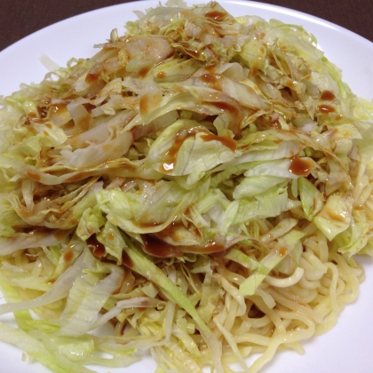 完全にサラダメインの冷やし中華です（笑）
レタスの千切り乗せて、野菜がいっぱいたべられました（＾∇＾）