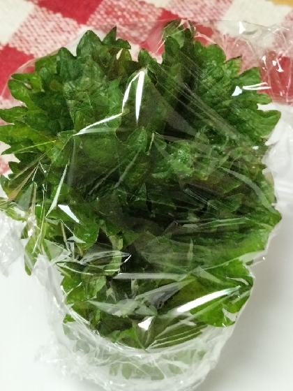 o☆shinさん♪♡こんにちは(*^^*)♬♡私もプランター栽培〜❖大きな葉〜小さな葉いろいろつんできました☆大きな空き容器なくてグラスに〜♬丁寧なレシピ感謝！
