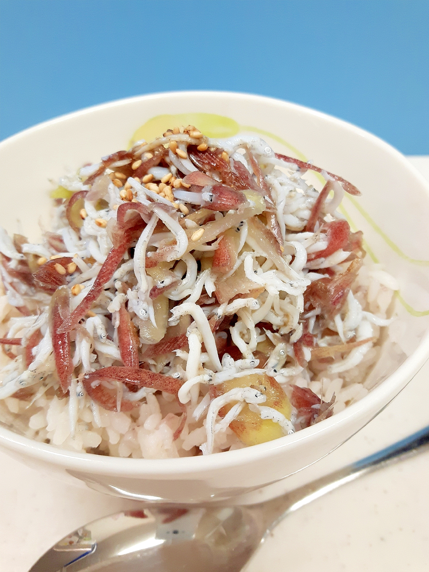 簡単ヘルシー(^^)釜揚げしらすとミョウガの丼♪