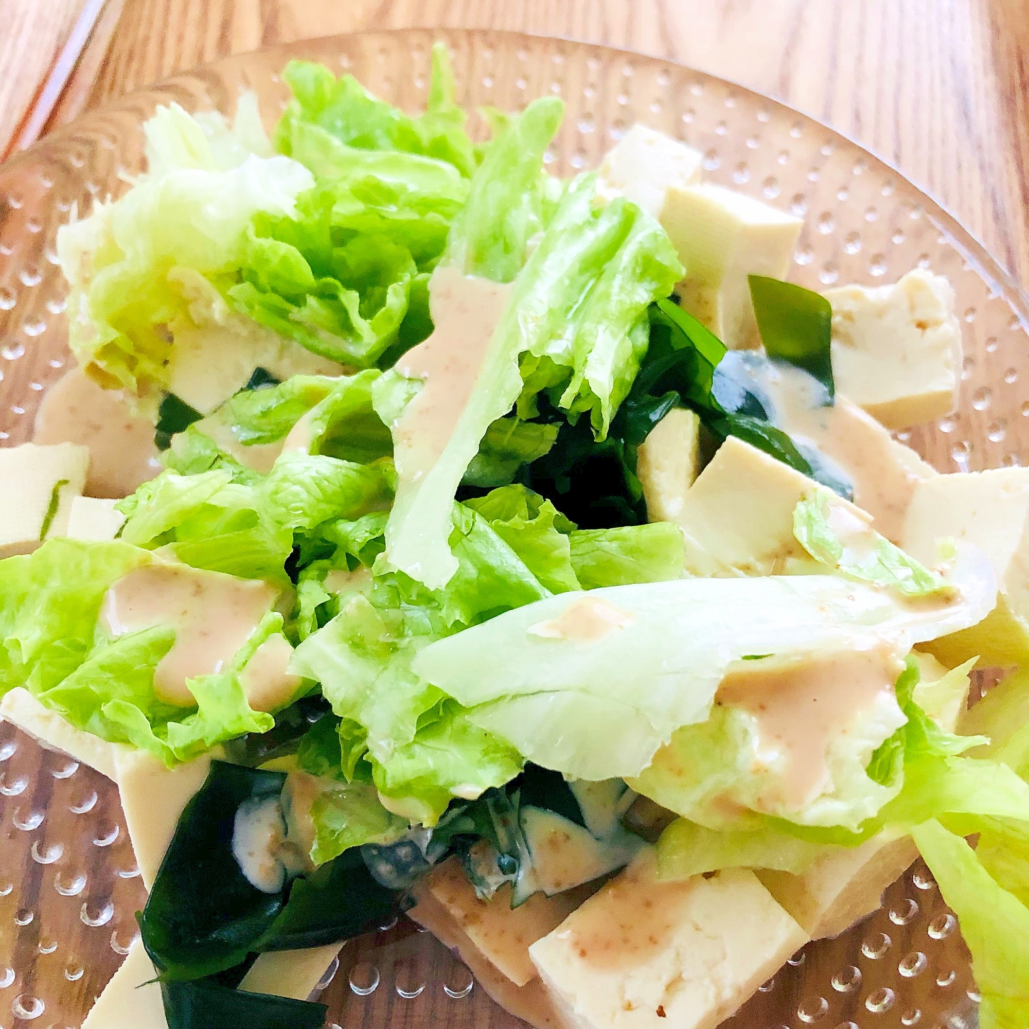 レタスと豆腐とわかめのサラダ