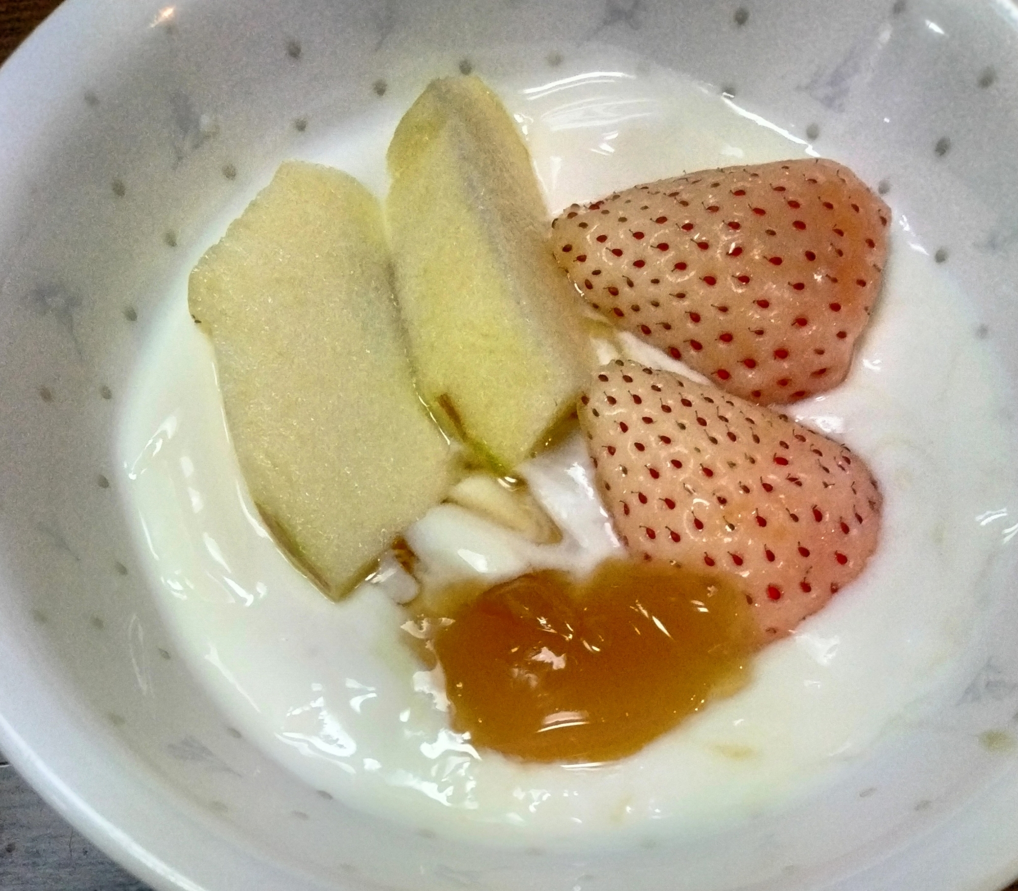 今日のヨーグルト♡りんご白いちご&ゼリー