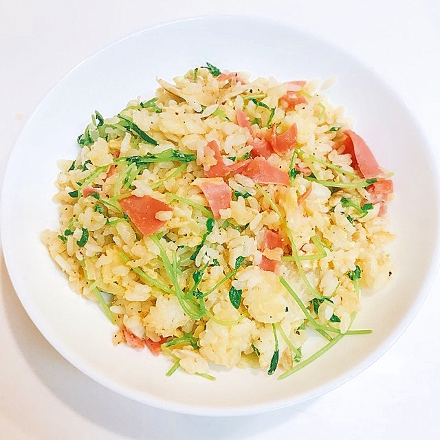 豆苗と舞茸で☆パラパラビアサラミ炒飯