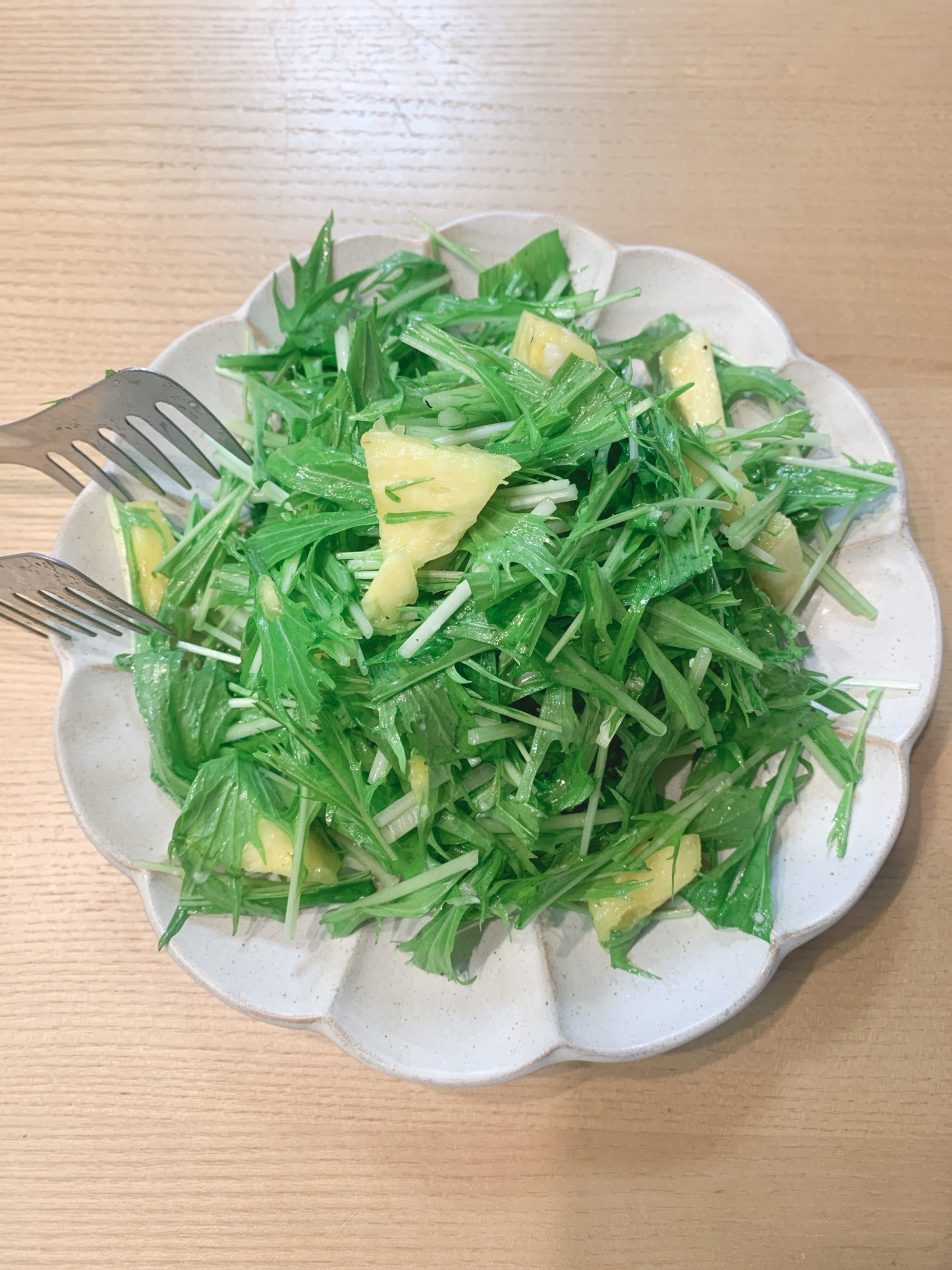 水菜とパイナップルの腸活サラダ