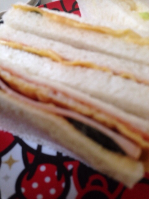 サンドウィッチパンで焼き玉子サンド(*^^*)