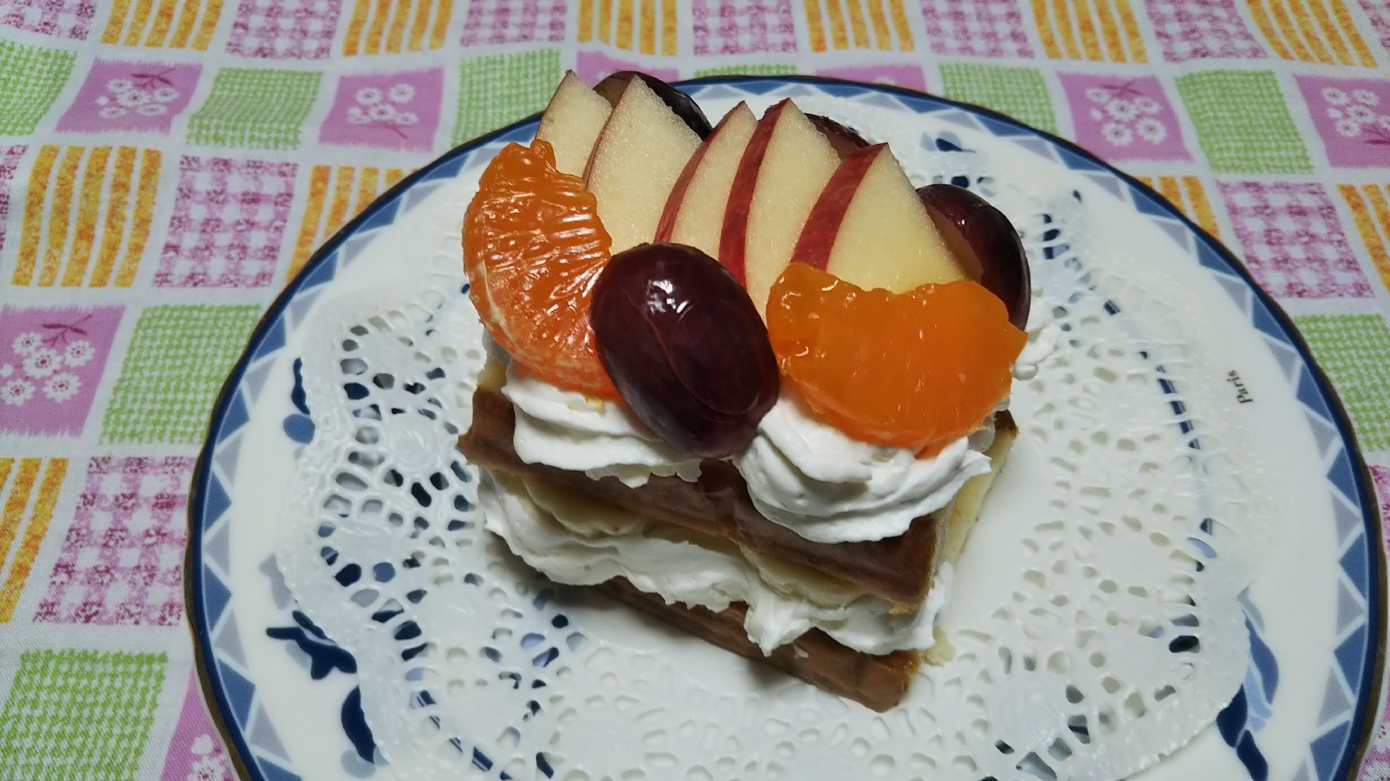 カステラでバナナとりんごとみかんとブドウのケーキ☆