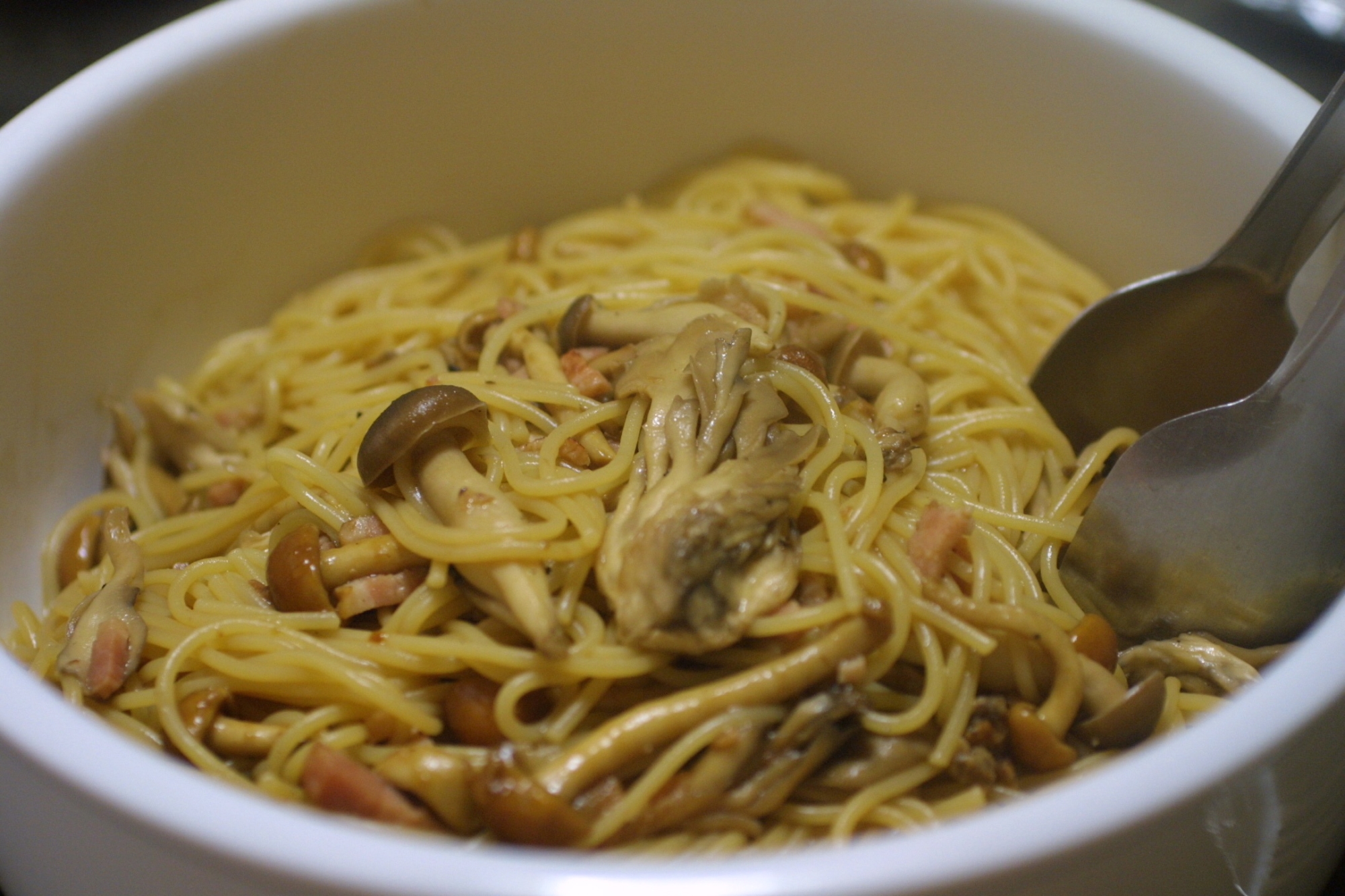 麺つゆがなくても！ベーコンとキノコの和風パスタ