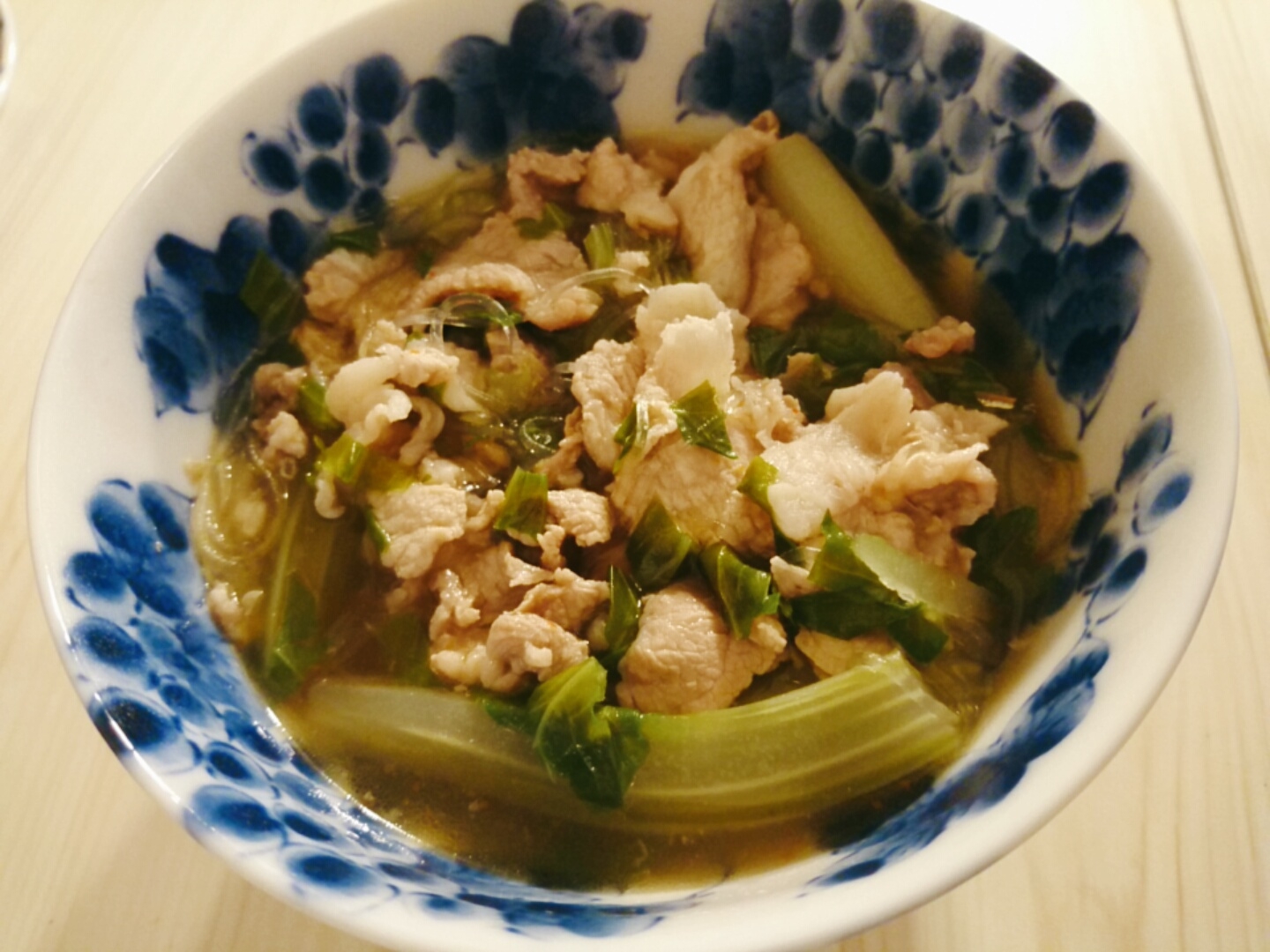 豚肉とセロリの春雨スープ