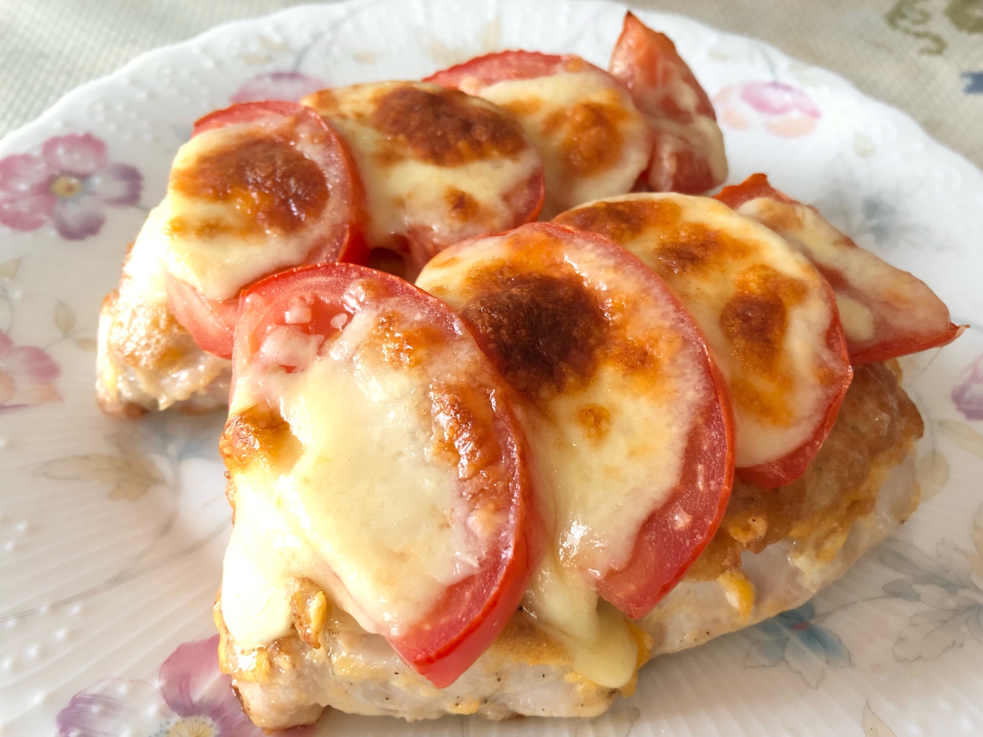 簡単☆鶏肉のトマトチーズ焼き