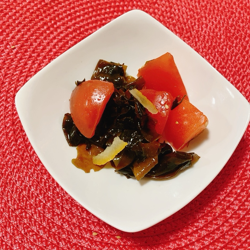 柚子の風味♪わかめトマト和え