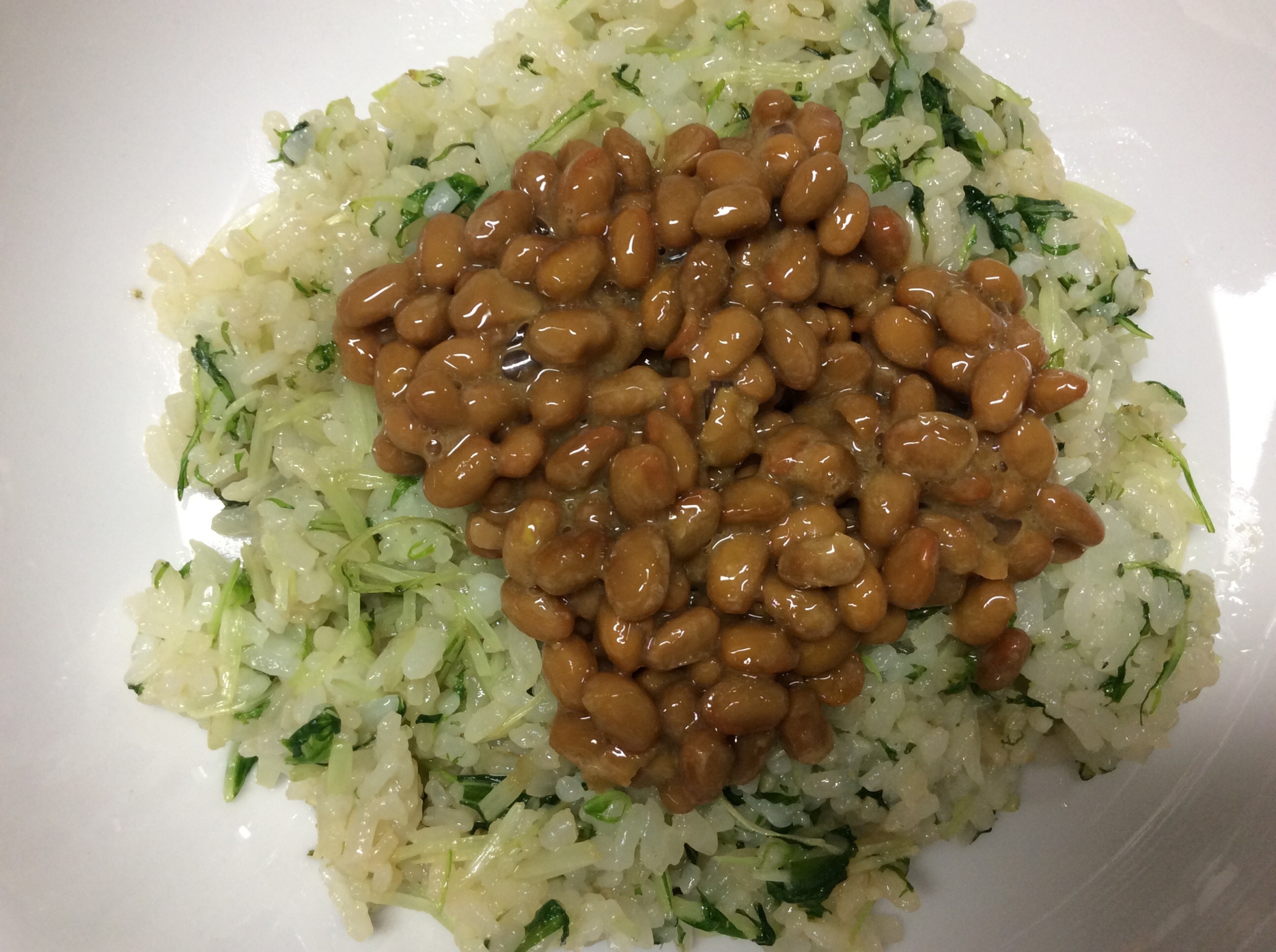 水菜入り和風ご飯炒め納豆乗せ