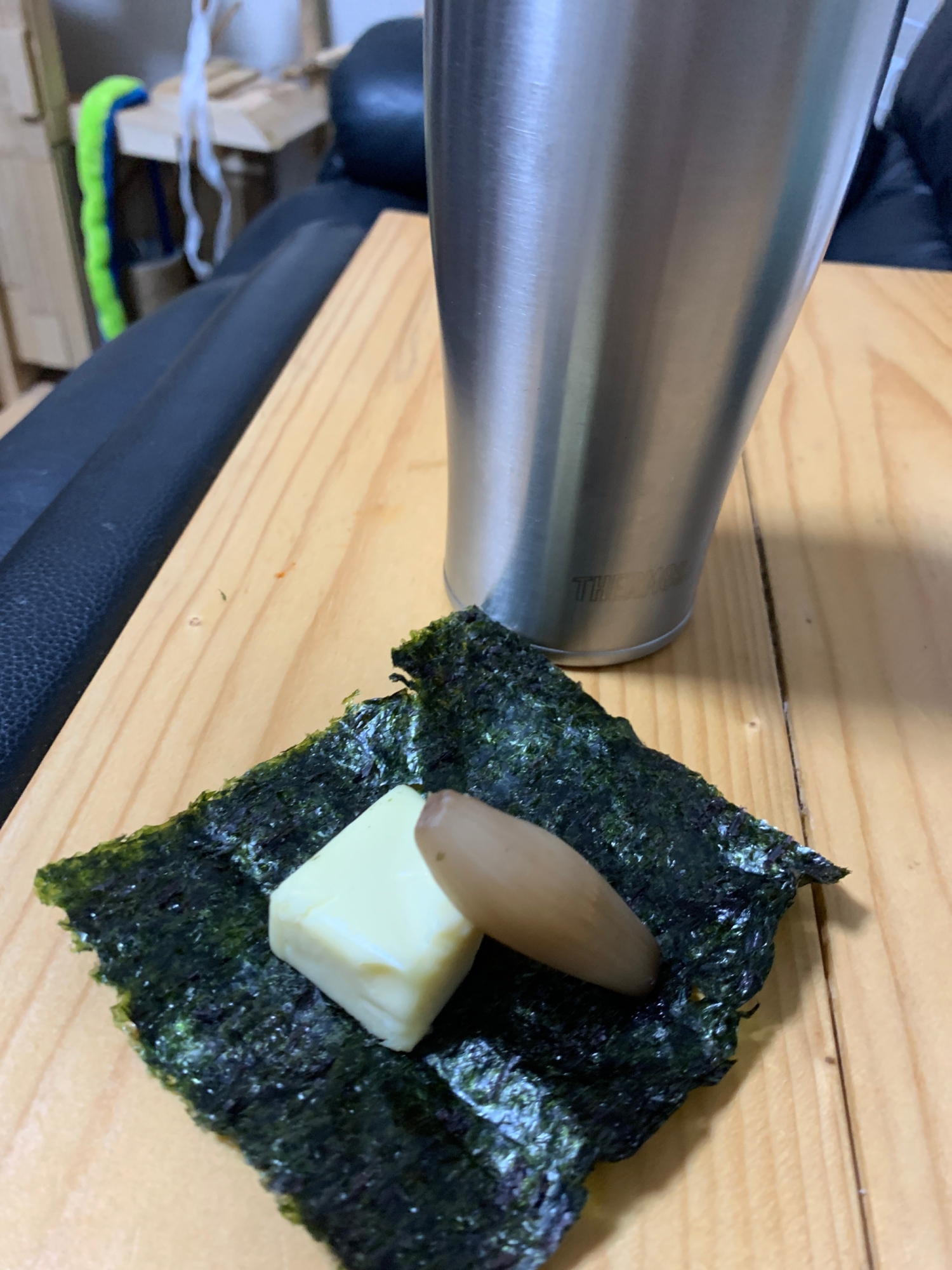 簡単おつまみ　黒酢ラッキョウとチーズ