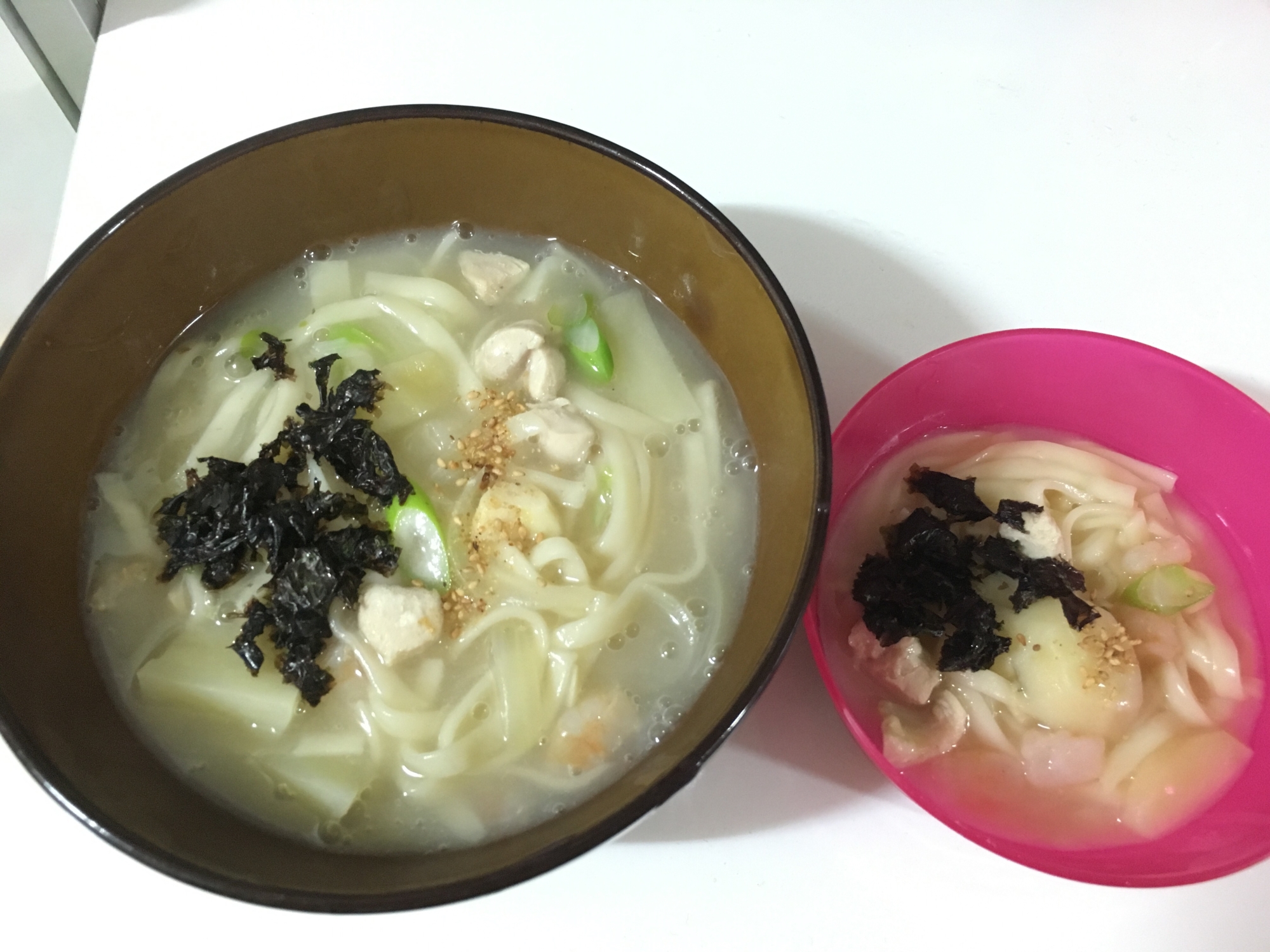 鳥ささみのカルククス(韓国風うどん)