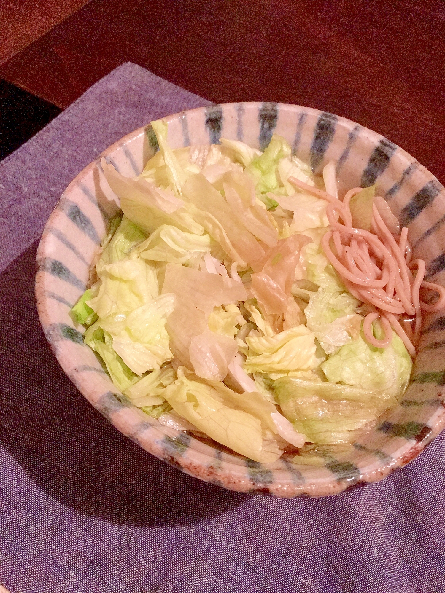 レタスたっぷり蕎麦♩