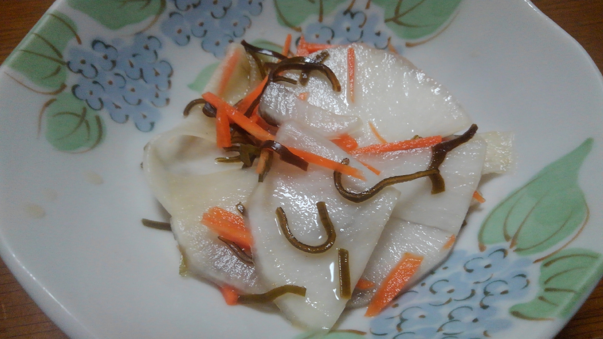 塩昆布で簡単…かぶの浅漬け