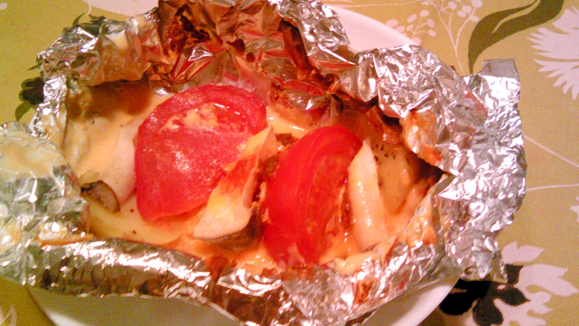 トマト・新じゃが・エリンギ・チーズのホイル焼き