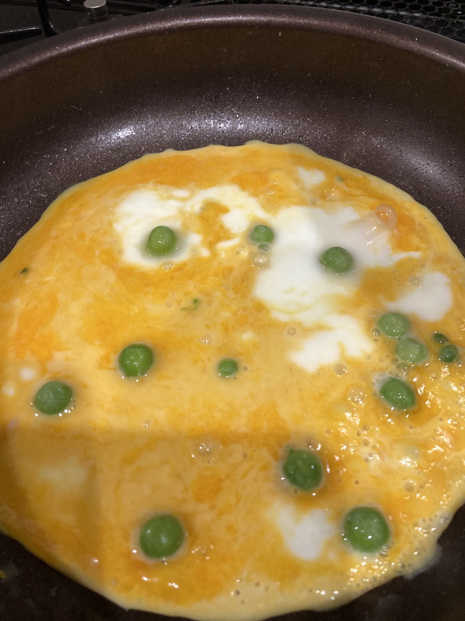 卵とグリーンピースのうす焼き卵