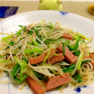 余ったスパムで★スパムもやし炒め