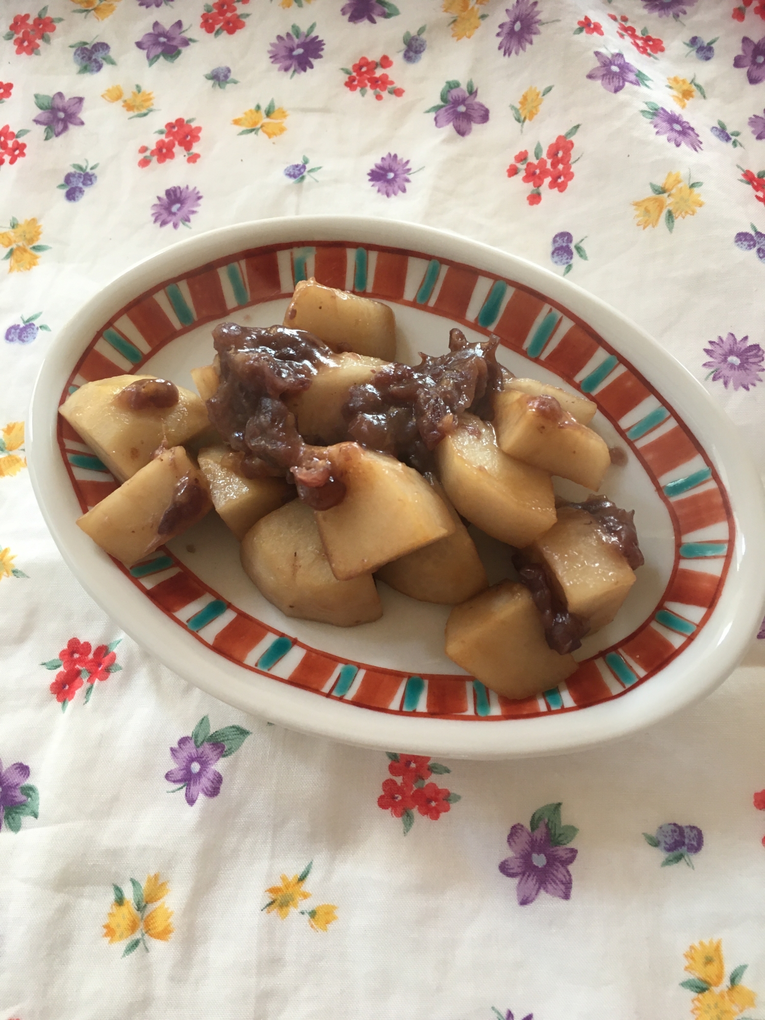 ゆで里芋の小豆合え