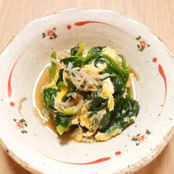 めんつゆで簡単 ほうれん草とじゃこの卵とじ レシピ 作り方 By えみさん 楽天レシピ めんつゆで簡単 ほうれん草とじゃこの卵とじ レシピ 作り方 By えみさん 楽天レシピ