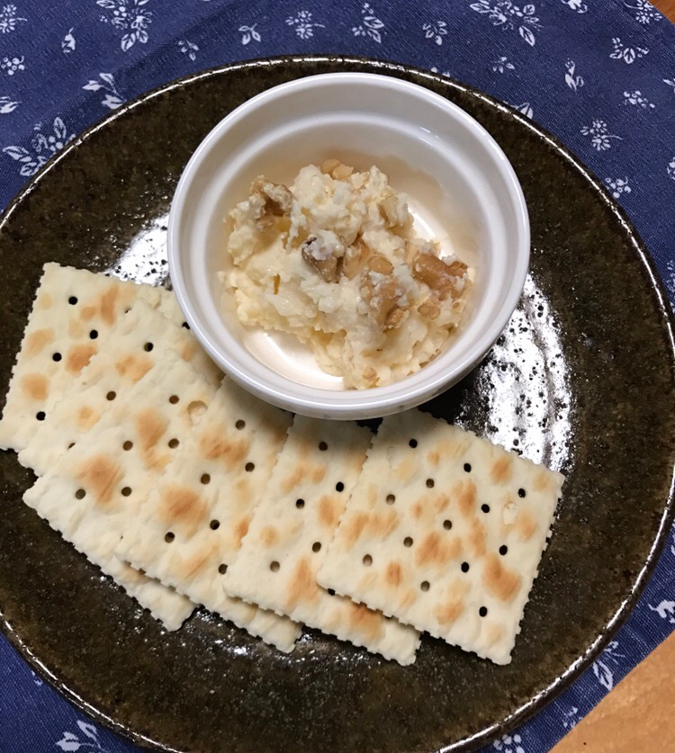 胡桃とマッシュポテトのクラッカーおつまみ