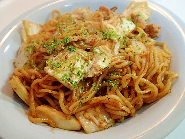 豚肉とエリンギと白菜のソース焼きそば