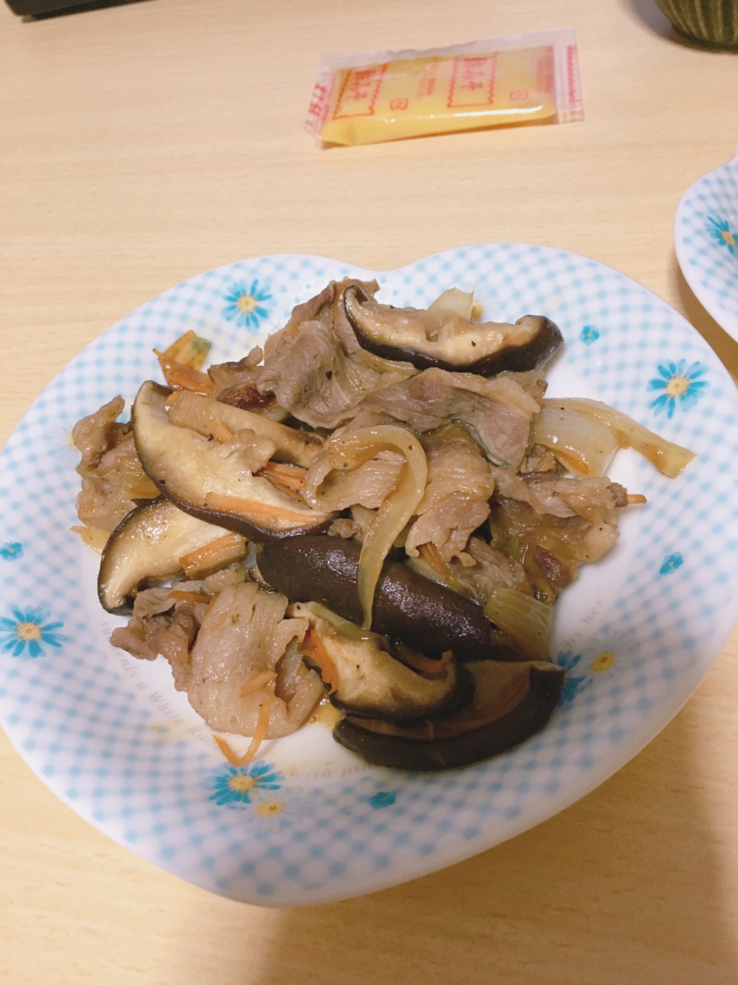 牛コマと椎茸のオイスター炒め