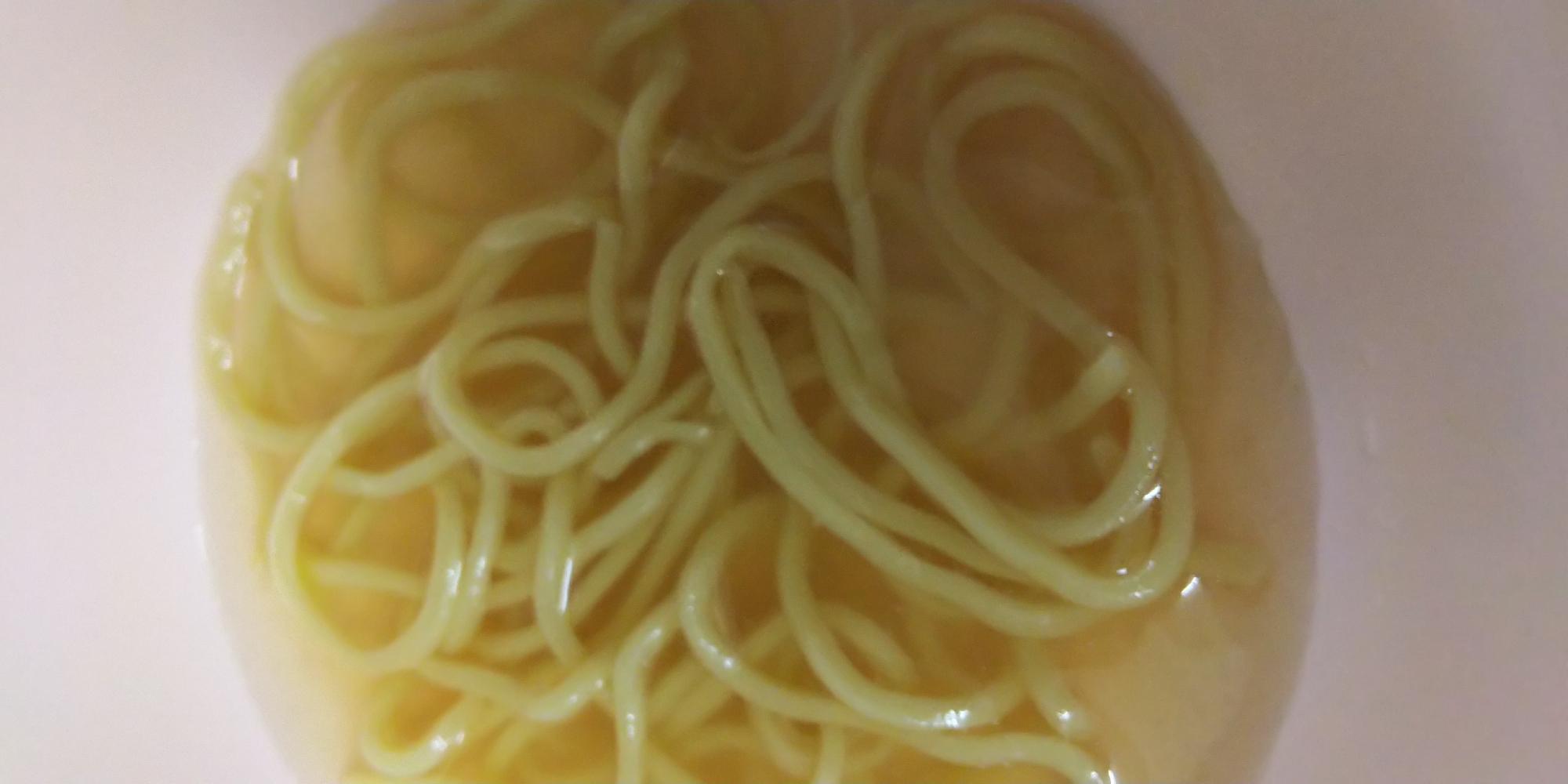 鶏ガラ粉末スープで簡単ラーメン