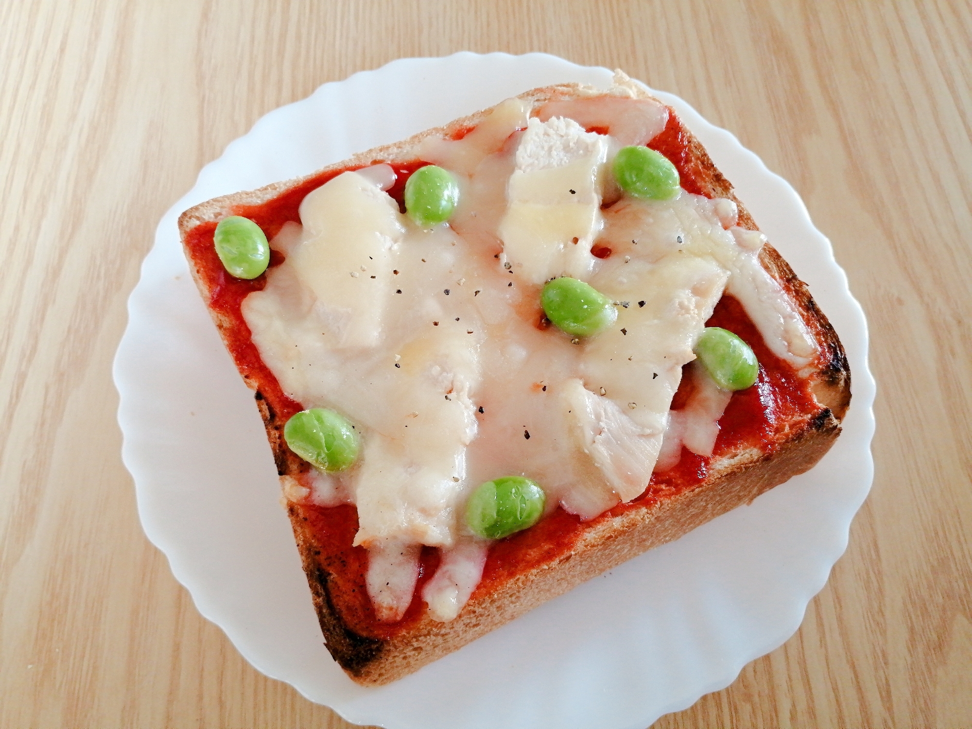 リメイク！鶏むね肉と枝豆のピザトースト