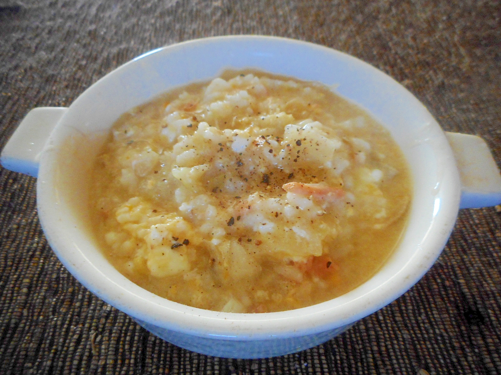 鮭と卵のスープご飯