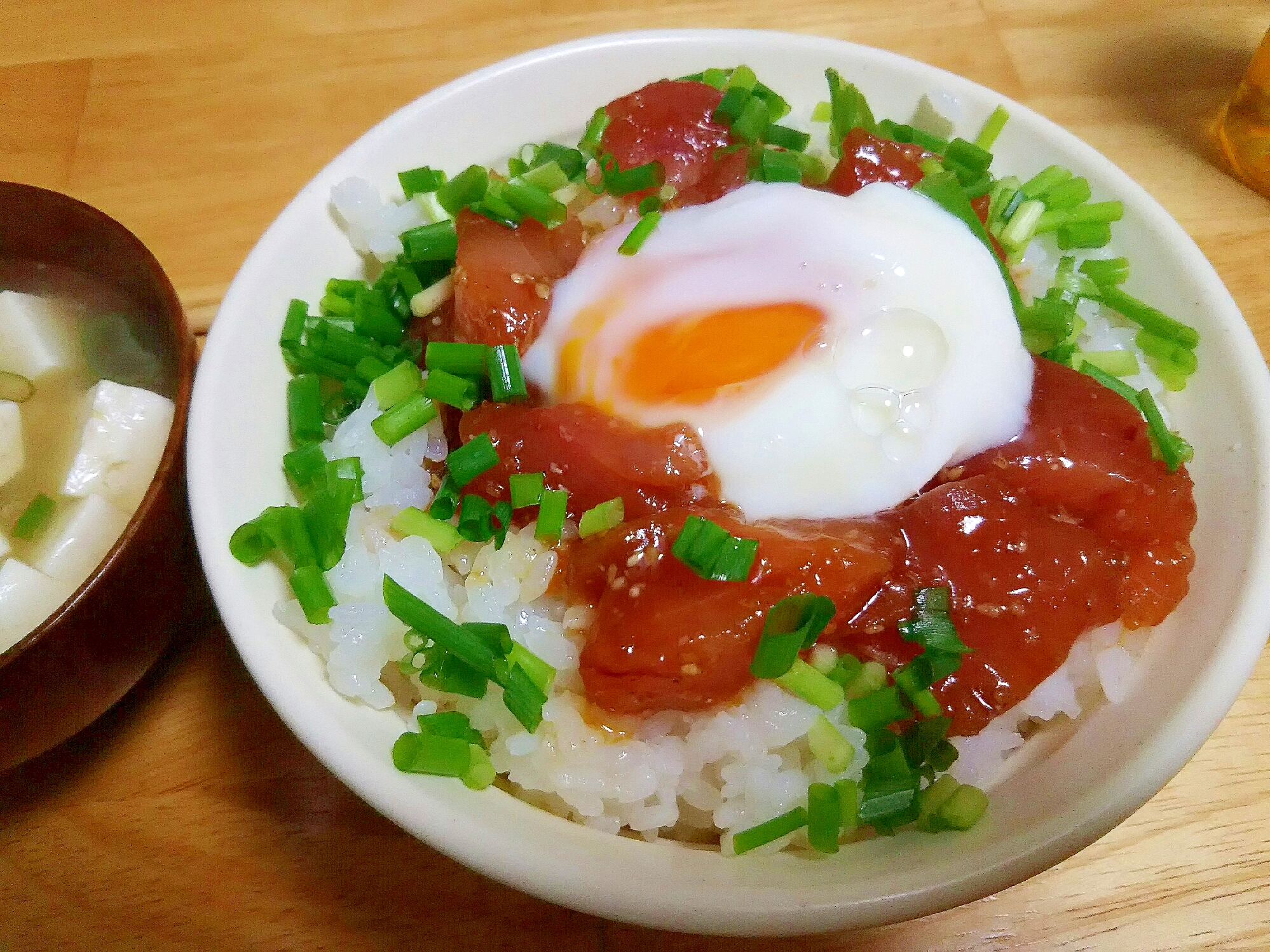 温泉卵のせ☆まぐろ漬け丼