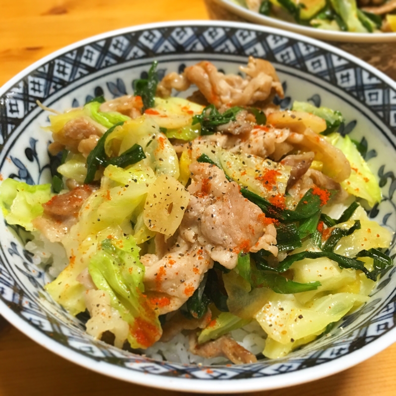 簡単!塩もつ煮風の豚ニラキャベツ炒め