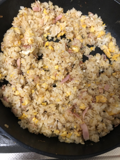 簡単！シンプルで美味しい☆シイタケ　チャーハン