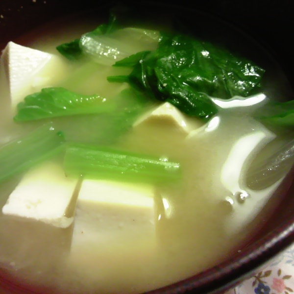 小松菜と豆腐とねぎの味噌汁 レシピ 作り方 By Yantasan 楽天レシピ 小松菜と豆腐とねぎの味噌汁 レシピ 作り方 By Yantasan 楽天レシピ