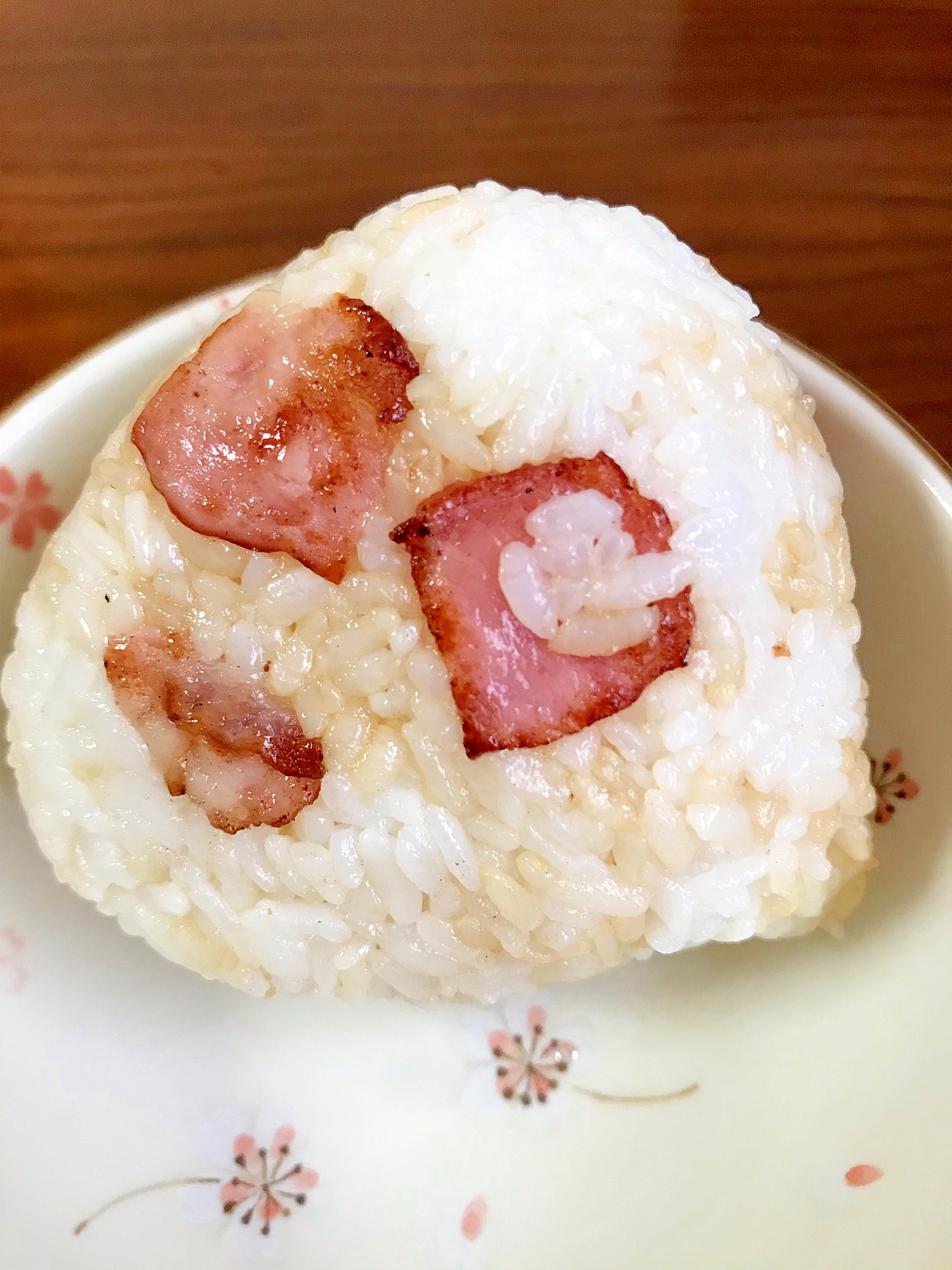 ベーコンの醤油おにぎり