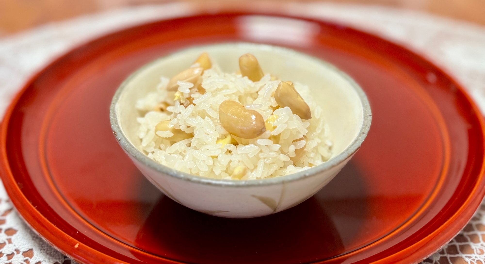 塩茹でした落花生でほっくりと甘〜い☆炊き込みご飯