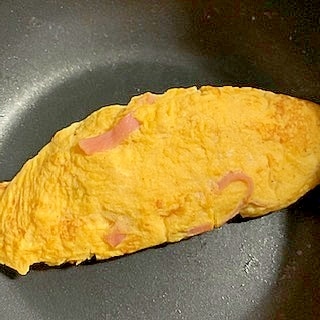 ハム入り オムレツ レシピ・作り方 by v(。・・。)るん♪0394 - 楽天レシピ