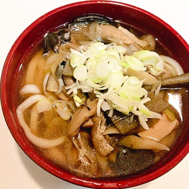 秋の味覚です☆ヒラタケ入り鶏肉太うどん