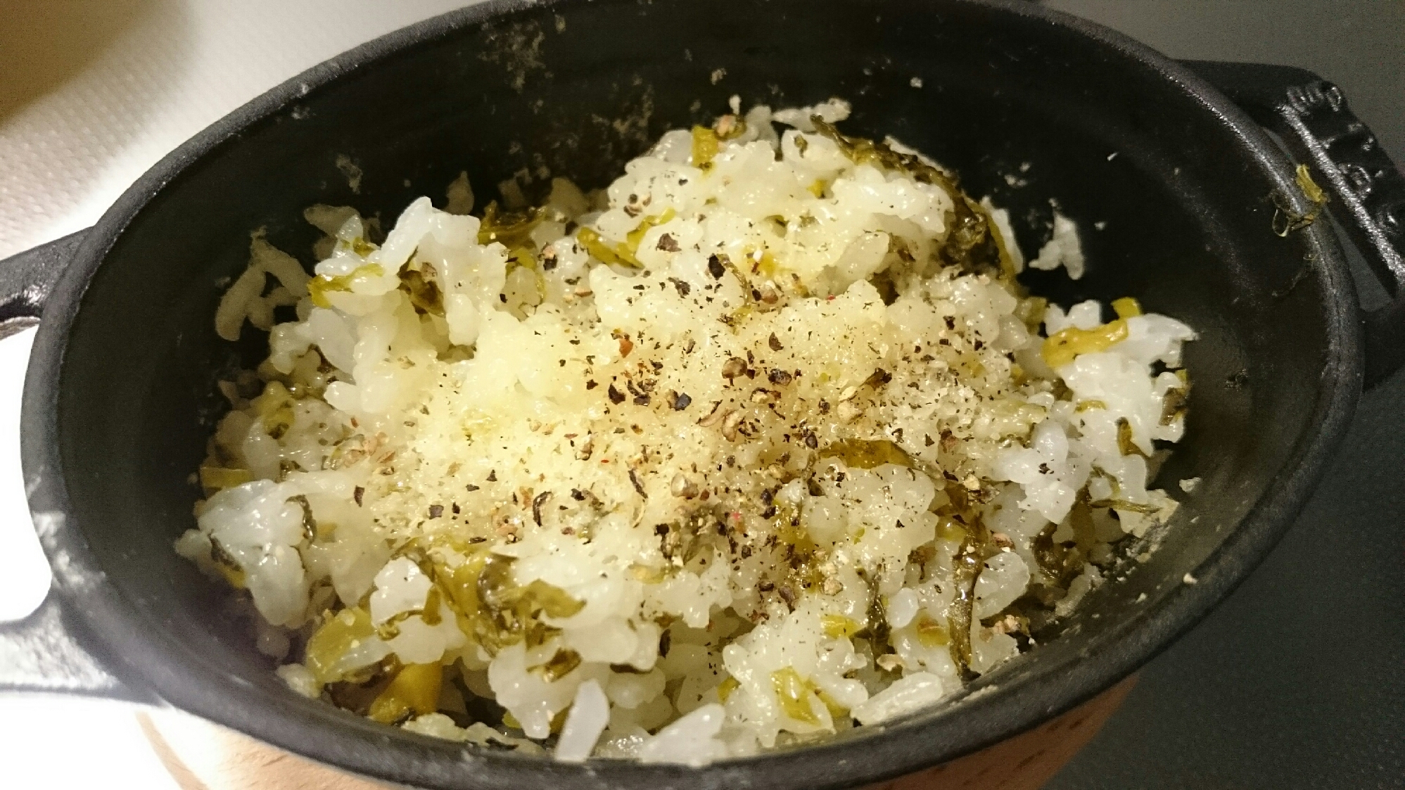 ストウブDe〜ちょこっと高菜チーズ焼き飯