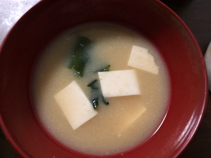 参考に作りました！お味噌汁はやはり豆腐とワカメが最強ですね◎