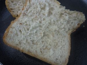 ヘルシー☆ノンオイルの香ばしい白胡麻パン