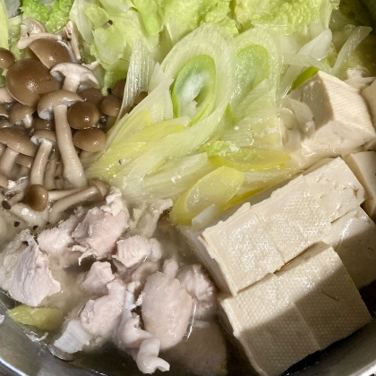 鶏もも肉まるごと使った水炊き◇西のまるごと鍋