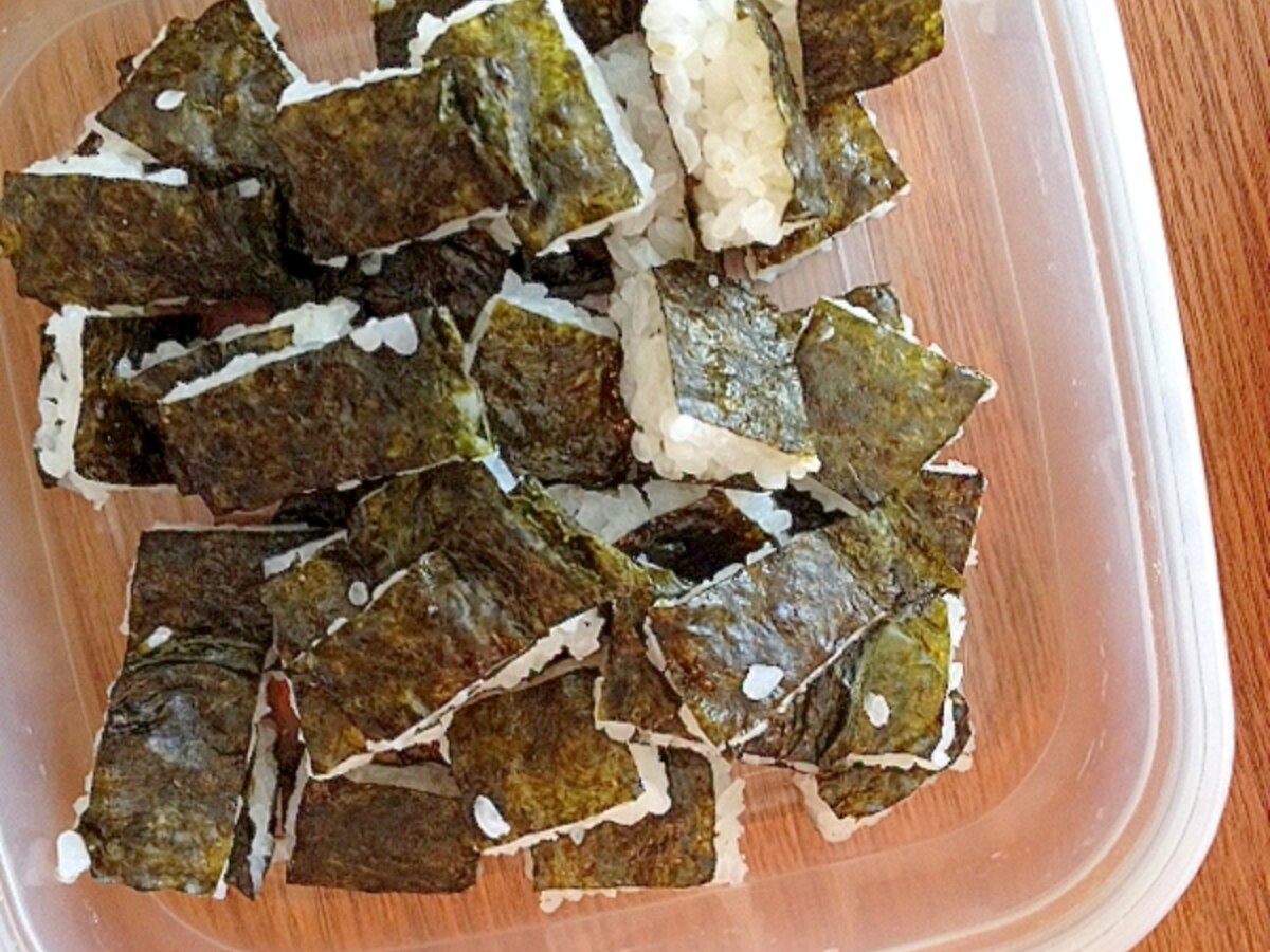 離乳食 手づかみ用のおにぎり レシピ 作り方 By みゅうしろ 楽天レシピ 離乳食 手づかみ用のおにぎり レシピ 作り方 By みゅうしろ 楽天レシピ