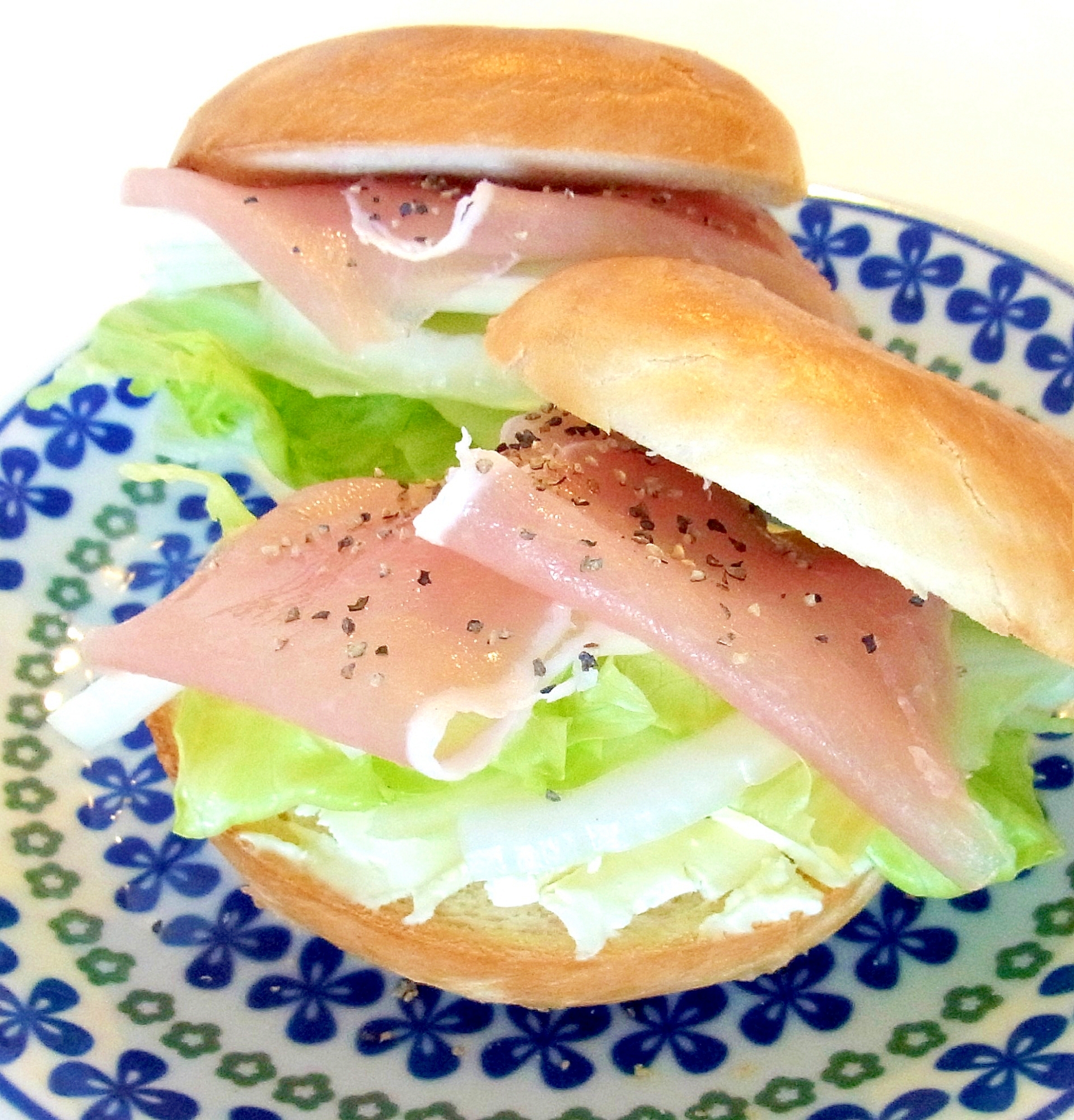 生ハムとクリームチーズのベーグルサンド