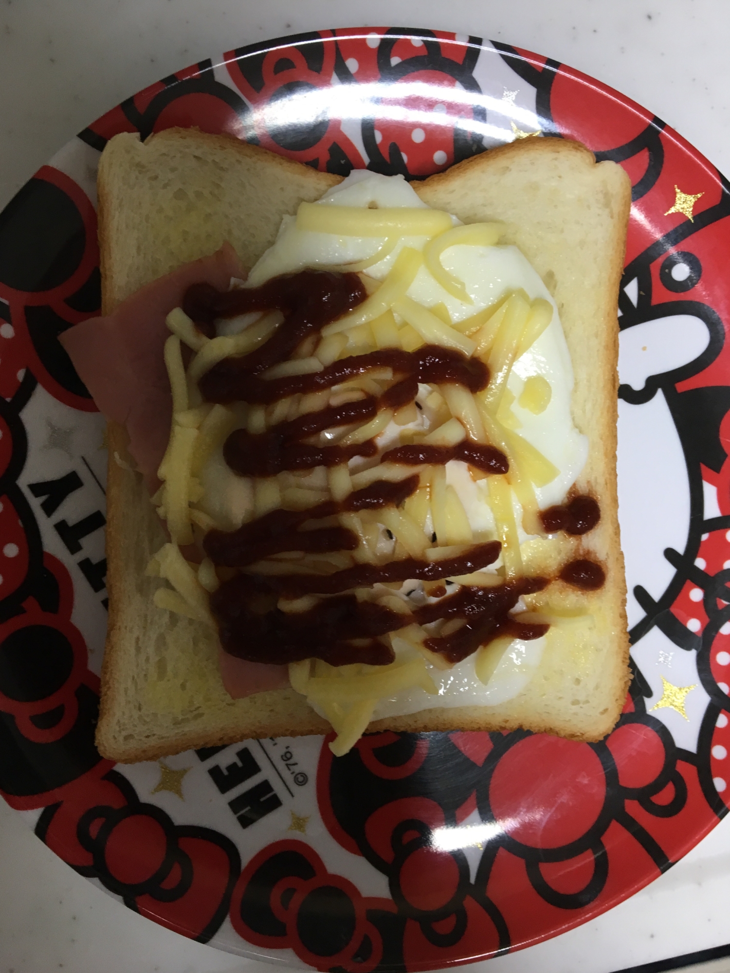 食パンで☆ベーコンエッグのチーズトースト☆