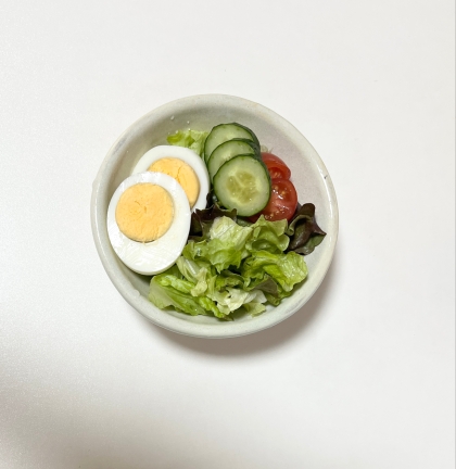 レタス/キャベツ/ゆで卵サラダ