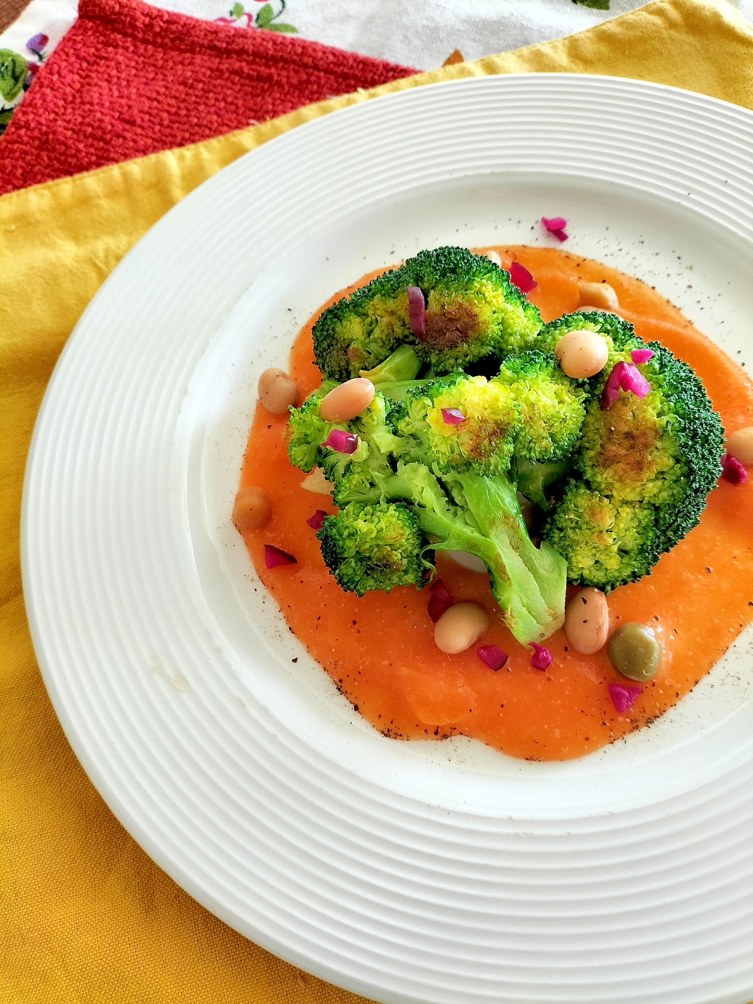 香ばしブロッコリーの柴漬け人参ソース♪