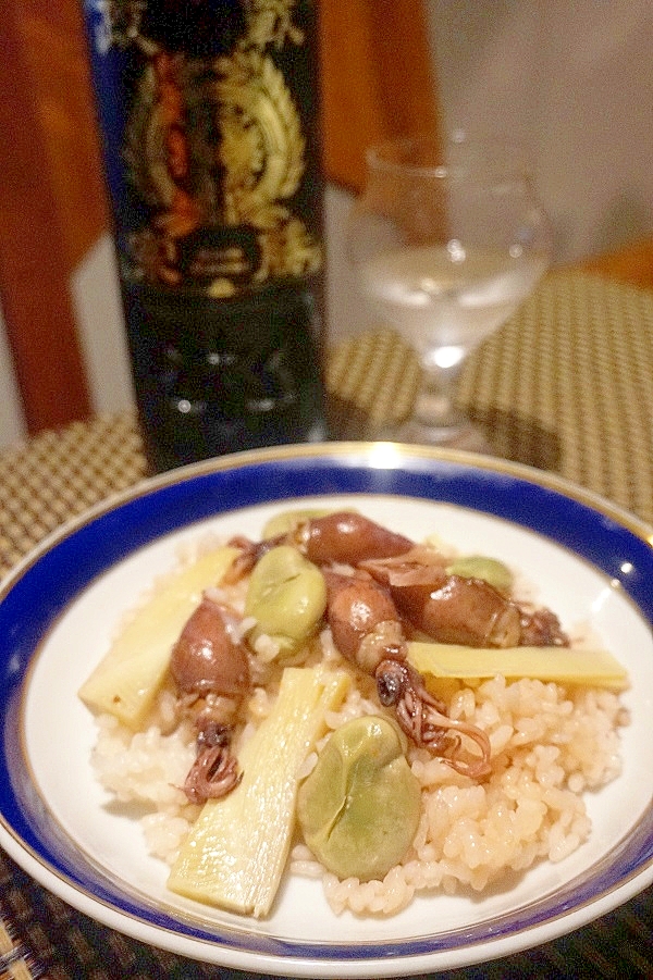 日本酒にワインに、ホタルイカと筍、蚕豆のリゾット