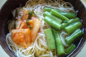 今日のお汁！　「三度豆とキムチのにゅう麺」　　♪♪