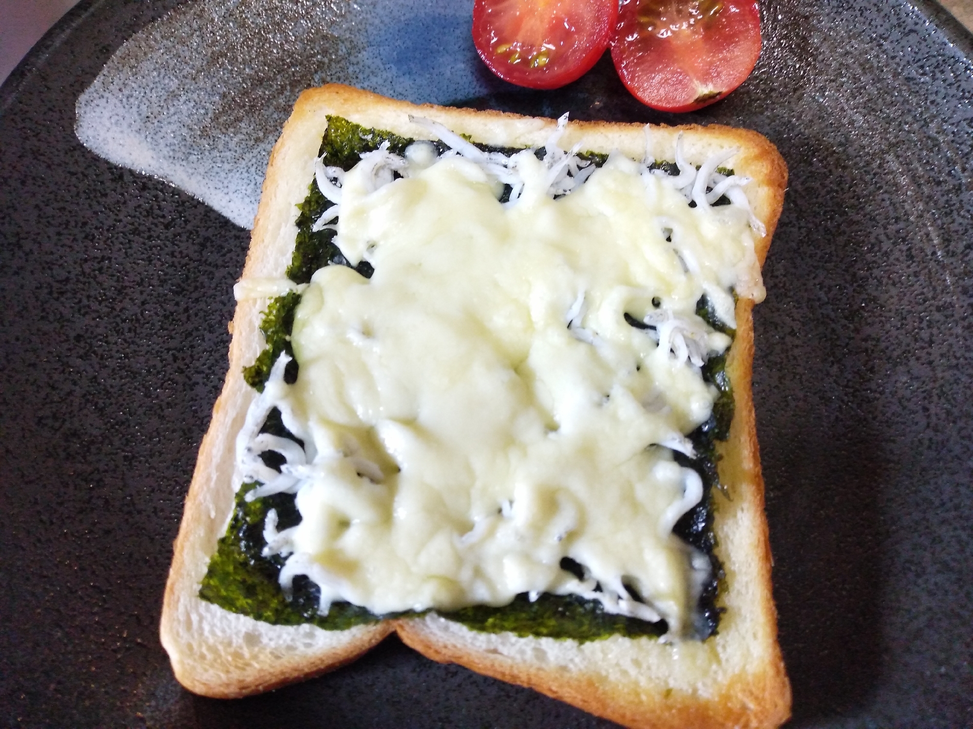 朝ご飯に！しらす海苔チーズトースト